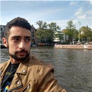 Laureato in Bachelor of Arts presso Victoria University (Melbourne, Australia)